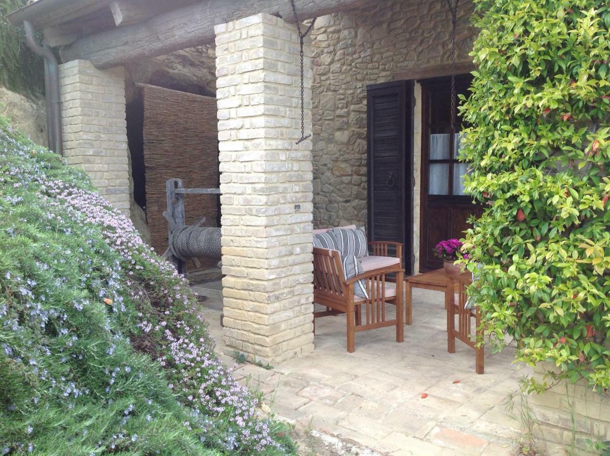 L'Infinito Bed & Breakfast Mombaroccio Eksteriør bilde